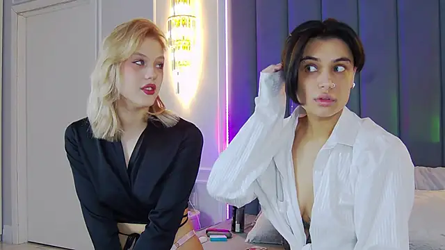 VioletAsh online show from 10.05.25