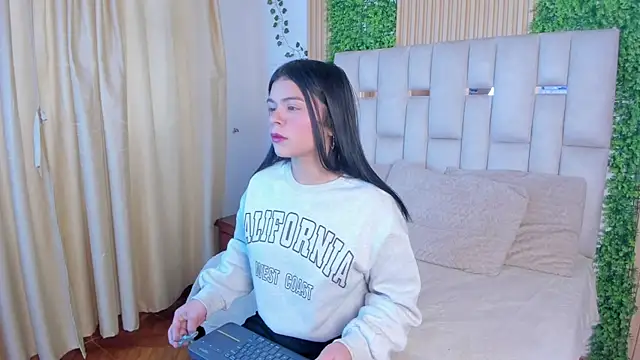 Snapshot of Jade_Nmm chatting on 01.19.26 Jade Nmm online show from 01.19.26