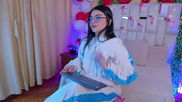 Snapshot of Jade_Nmm chatting on 02.17.26 Jade Nmm online show from 02.17.26