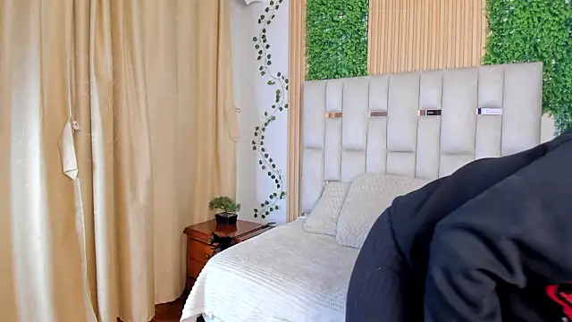 Snapshot of Jade_Nmm chatting on 02.24.26 Jade Nmm online show from 02.24.26