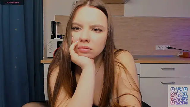 Chloe loo online show from 05.17.26
