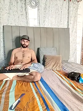 Snapshot of HOTEXTREMCOUPLE chatting on 11.25.25 HOTEXTREMCOUPLE online show from 11.25.25