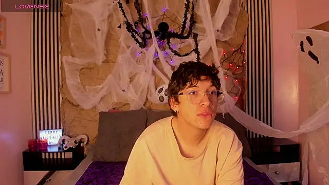 Desire Ecstasy online show from 10.23.25