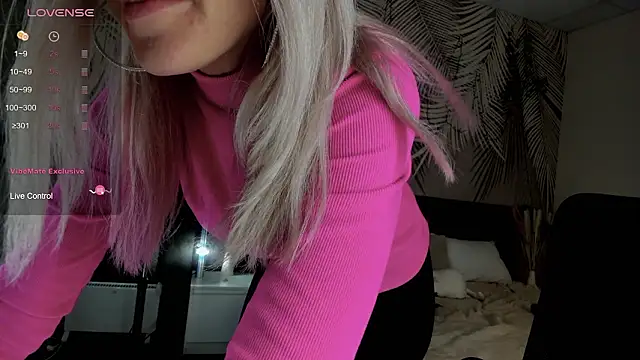 Snapshot of Kira_Key chatting on 02.28.26 Kira Key online show from 02.28.26