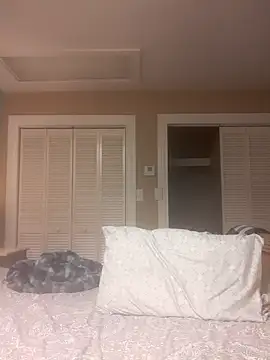 Snapshot of Gearsuit chatting on 10.18.25 Gearsuit online show from 10.18.25