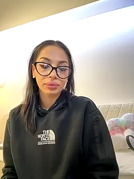 Bella Vixen  online show from 10.13.25