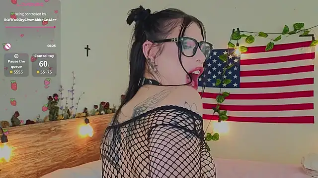 venomeowww   online show from 04.05.26