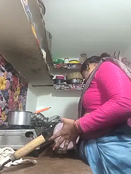 Snapshot of Setty54 chatting on 10.04.25 Setty54 online show from 10.04.25