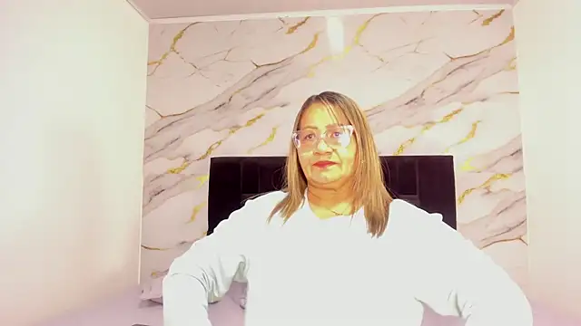 Snapshot of Vickysweeeettt chatting on 09.27.25 Vickysweeeettt online show from 09.27.25