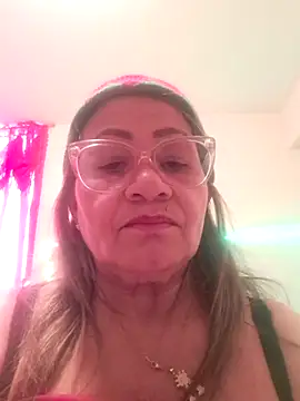 Snapshot of Vickysweeeettt chatting on 12.16.25 Vickysweeeettt online show from 12.16.25