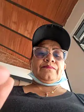 Snapshot of Vickysweeeettt chatting on 02.20.26 Vickysweeeettt online show from 02.20.26