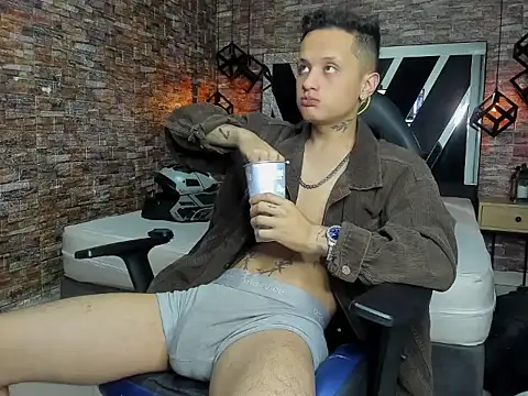 SkinnyZetth online show from 12.15.25