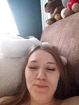 AlisaWyn online show from 12.15.25