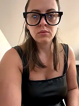 Snapshot of ladywithbigass chatting on 09.15.25 ladywithbigass online show from 09.15.25