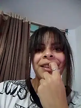 Snapshot of MiaCollinssx chatting on 11.15.25 MiaCollinssx online show from 11.15.25