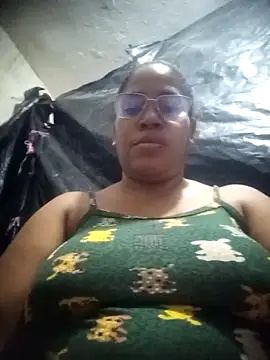 Snapshot of Big_ass_submissive chatting on 12.03.25 Big ass submissive online show from 12.03.25