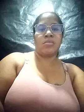 Snapshot of Big_ass_submissive chatting on 12.04.25 Big ass submissive online show from 12.04.25