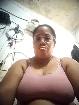 Snapshot of Big_ass_submissive chatting on 12.04.25 Big ass submissive online show from 12.04.25