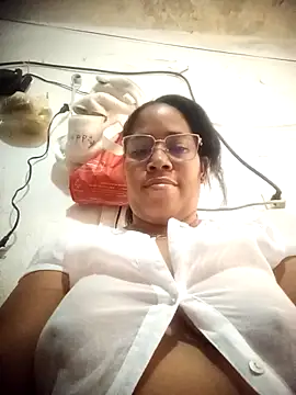 Snapshot of Big_ass_submissive chatting on 12.16.25 Big ass submissive online show from 12.16.25