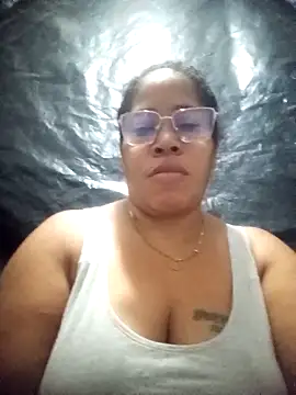 Snapshot of Big_ass_submissive chatting on 12.18.25 Big ass submissive online show from 12.18.25