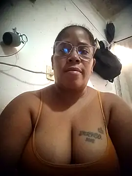 Snapshot of Big_ass_submissive chatting on 03.25.26 Big ass submissive online show from 03.25.26