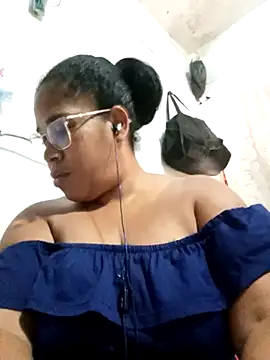 Snapshot of Big_ass_submissive chatting on 04.06.26 Big ass submissive online show from 04.06.26