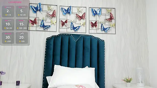 Alison Carde05 online show from 10.18.25