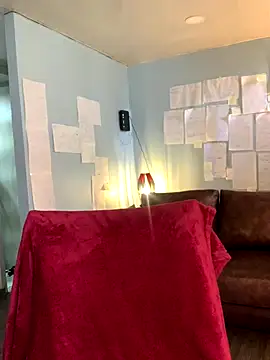 Snapshot of Canneela chatting on 11.14.25 Canneela online show from 11.14.25