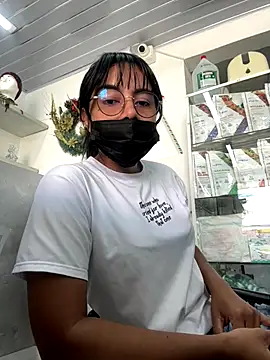 Kyra  Rose online show from 12.17.25