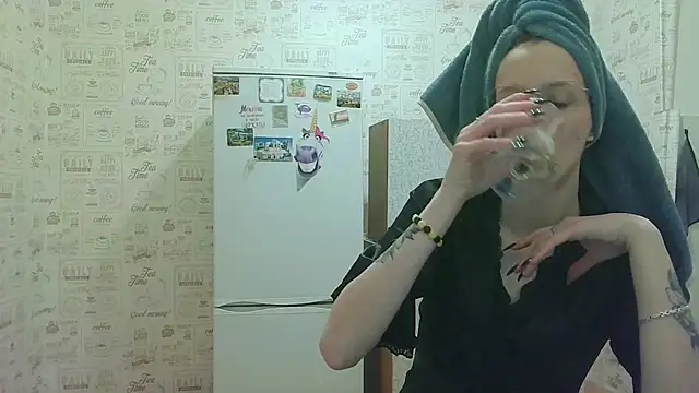 Lucy Divine online show from 12.03.25