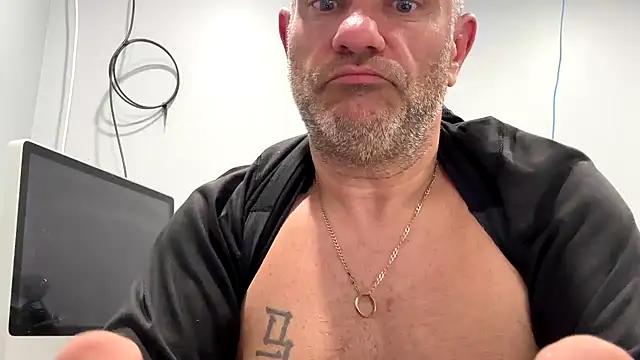 Snapshot of frankyjones8989 chatting on 11.19.25 frankyjones8989 online show from 11.19.25