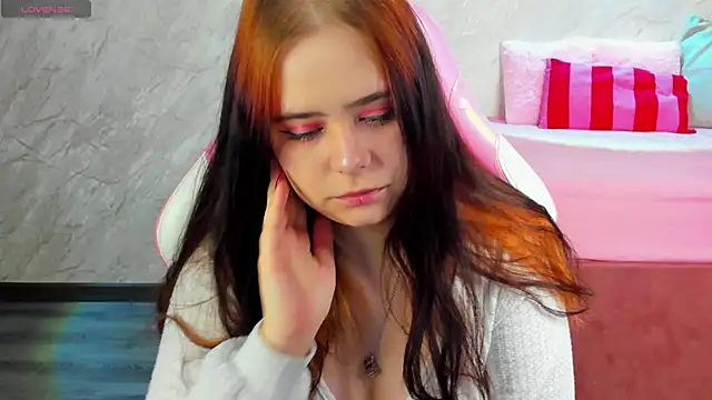 Snapshot of Alis_Platt chatting on 02.28.26 Alis Platt online show from 02.28.26