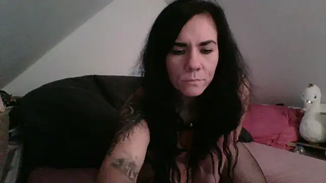 Blackariel online show from 10.24.25