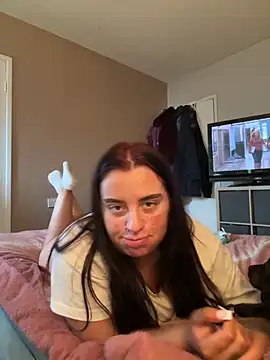 Snapshot of Victoriasteel chatting on 11.13.25 Victoriasteel online show from 11.13.25