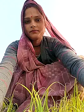 Snapshot of Sapna9685 chatting on 12.19.25 Sapna9685 online show from 12.19.25