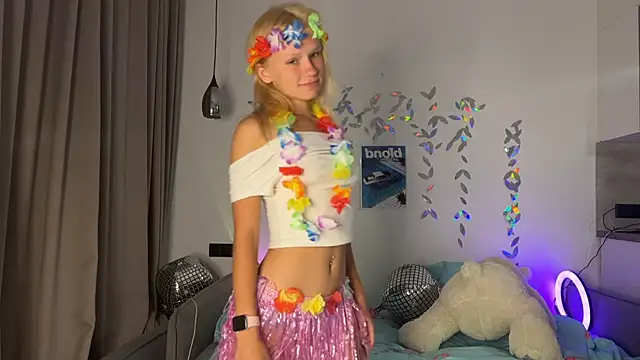 Snapshot of lxsundollyxl chatting on 10.04.25 lxsundollyxl online show from 10.04.25