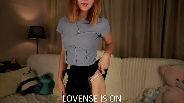 Snapshot of BritniBers chatting on 09.22.25 BritniBers online show from 09.22.25