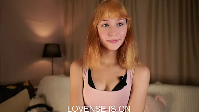 Snapshot of BritniBers chatting on 09.23.25 BritniBers online show from 09.23.25