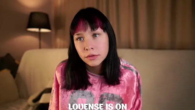 Snapshot of BritniBers chatting on 10.02.25 BritniBers online show from 10.02.25