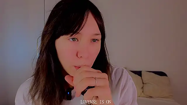 Snapshot of BritniBers chatting on 11.27.25 BritniBers online show from 11.27.25