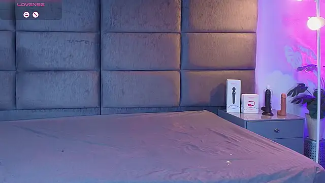 Slenna Moon online show from 02.26.26