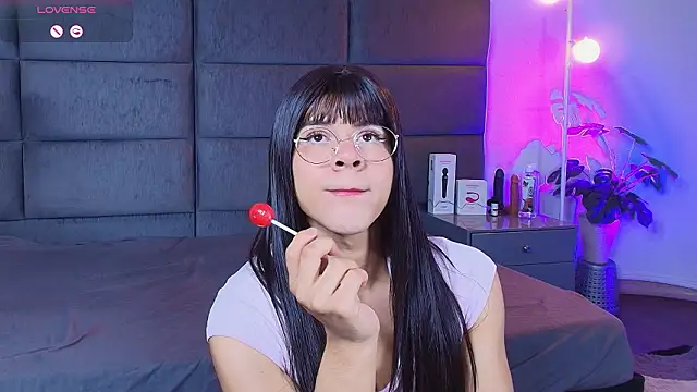 Slenna Moon online show from 02.28.26