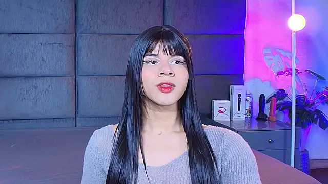 Slenna Moon online show from 03.18.26