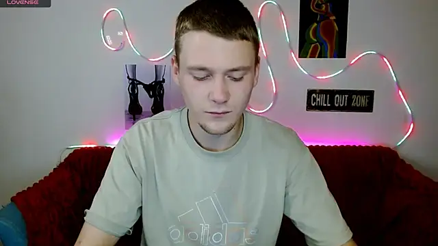 Snapshot of Xavier_Night81 chatting on 11.16.25 Xavier Night81 online show from 11.16.25