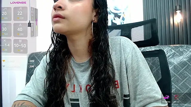 Snapshot of KENDALL_ART chatting on 05.25.26 KENDALL ART online show from 05.25.26