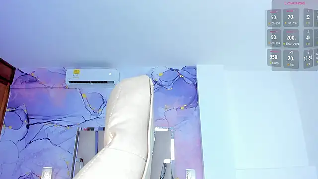 Snapshot of EvaKalifa chatting on 09.20.25 EvaKalifa online show from 09.20.25