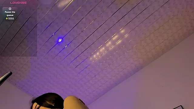 Zahra milks online show from 09.18.25