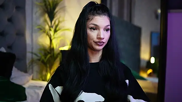 Snapshot of MiamiCoffee chatting on 10.03.25 MiamiCoffee online show from 10.03.25