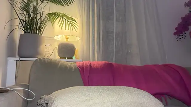 KayleeBella online show from 09.16.25