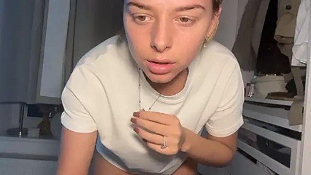 KayleeBella online show from 11.30.25